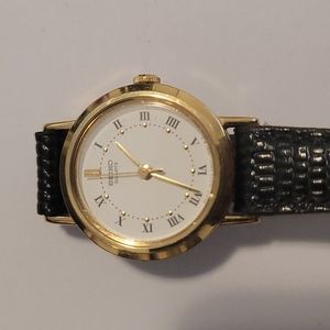 Ladies Seiko quartz gold watch